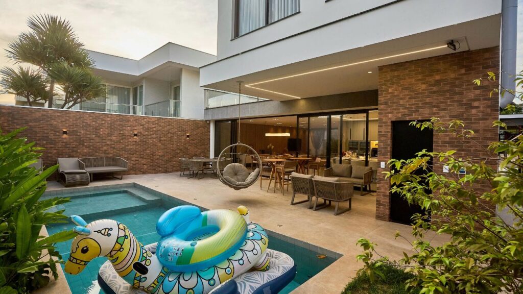 How to Choose Your Perfect Luxury Above Ground Pool