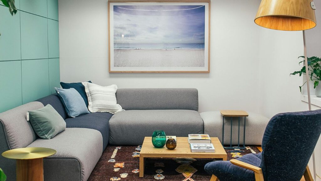 Choosing Materials That Match Minimalist Principles