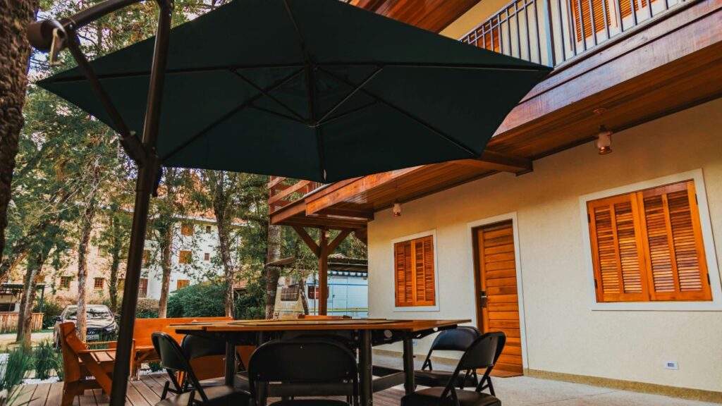 What Are Shade Sails?