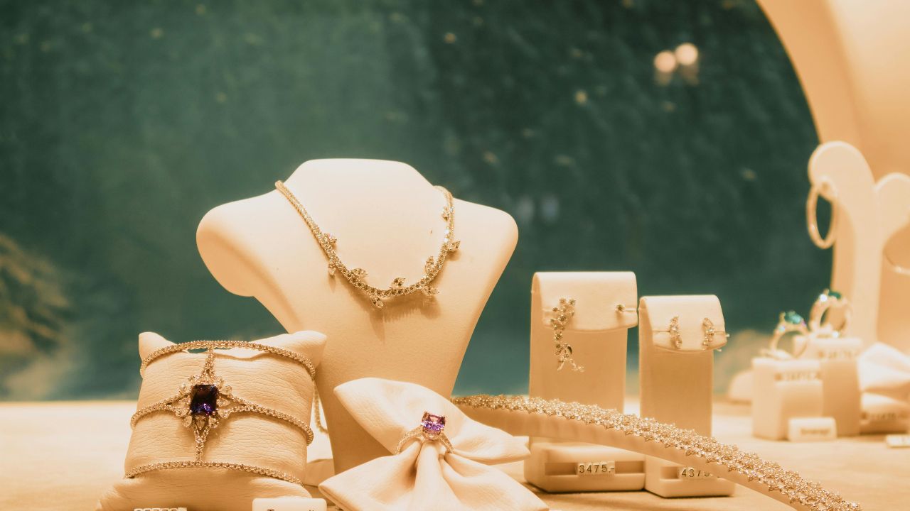 Does Brass Turn Your Skin Green