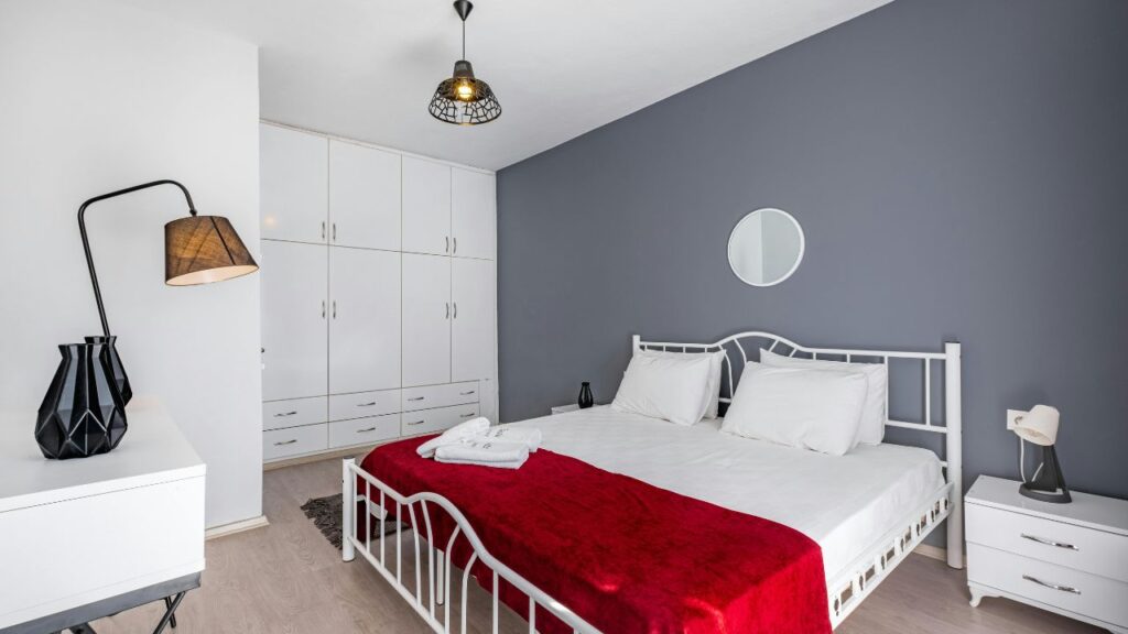 What Is a Queen Size Fold Down Bed?