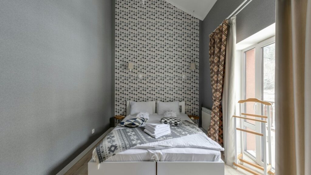 Top 5 Brands to Buy a Queen Size Fold Down Bed in the USA (2026)