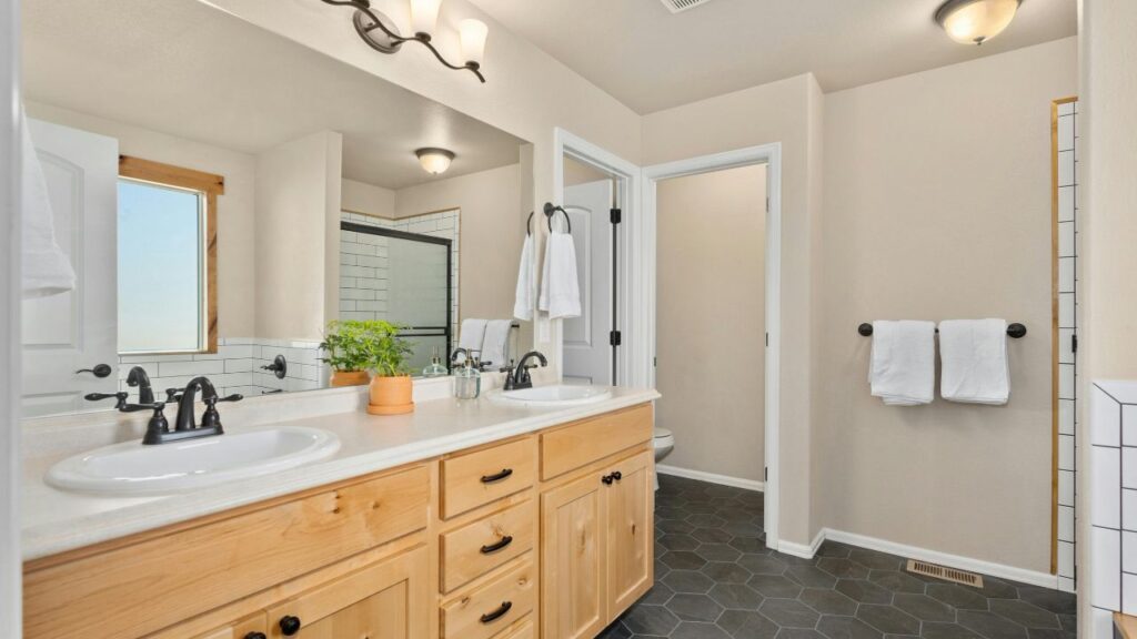 Common Mistakes to Avoid When Buying a Bathroom Vanity