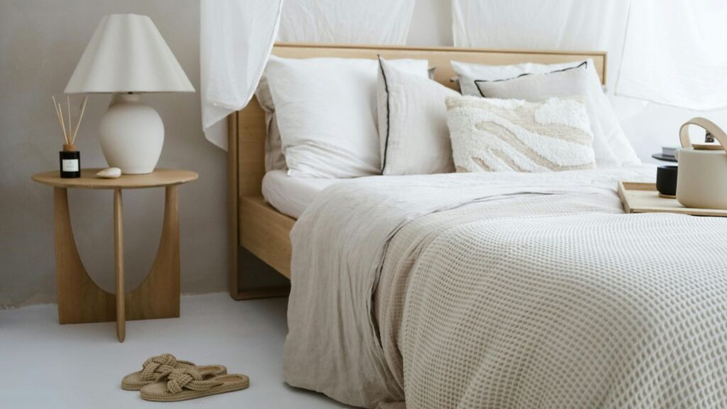 How to Choose the Right Shade for Your Rowe Pottery Lamp