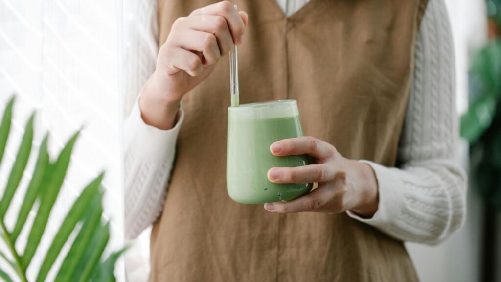 Popular Coffee Shops Offering Matcha Lattes
