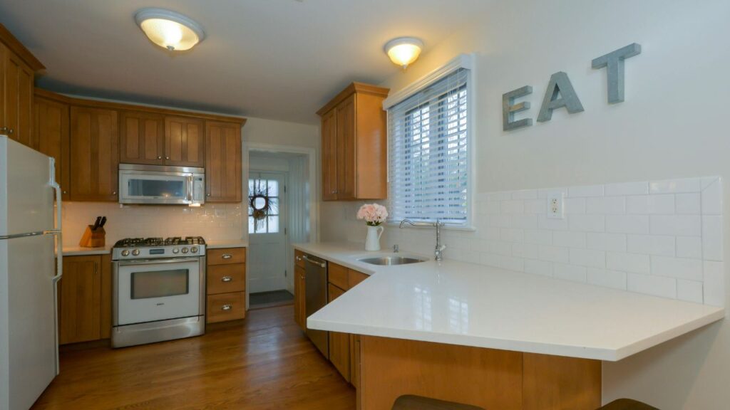 Creating Cohesive Design Schemes with Staron