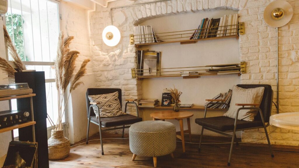 Red Flags to Avoid When Shopping for Used Bookcases