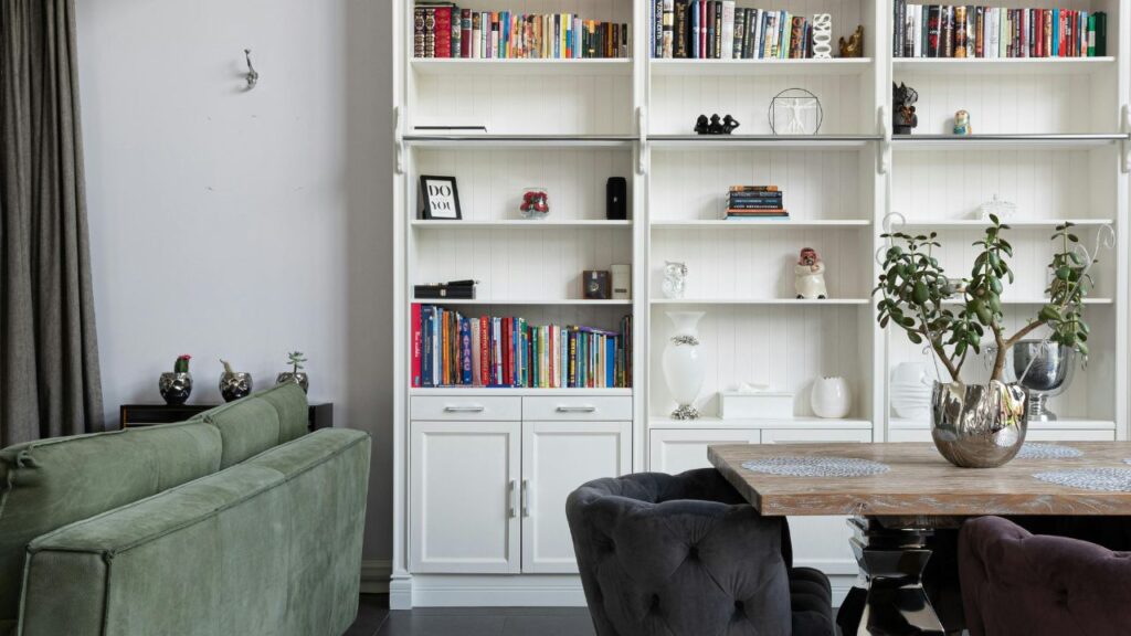 What to Look for When Buying Used Bookcases