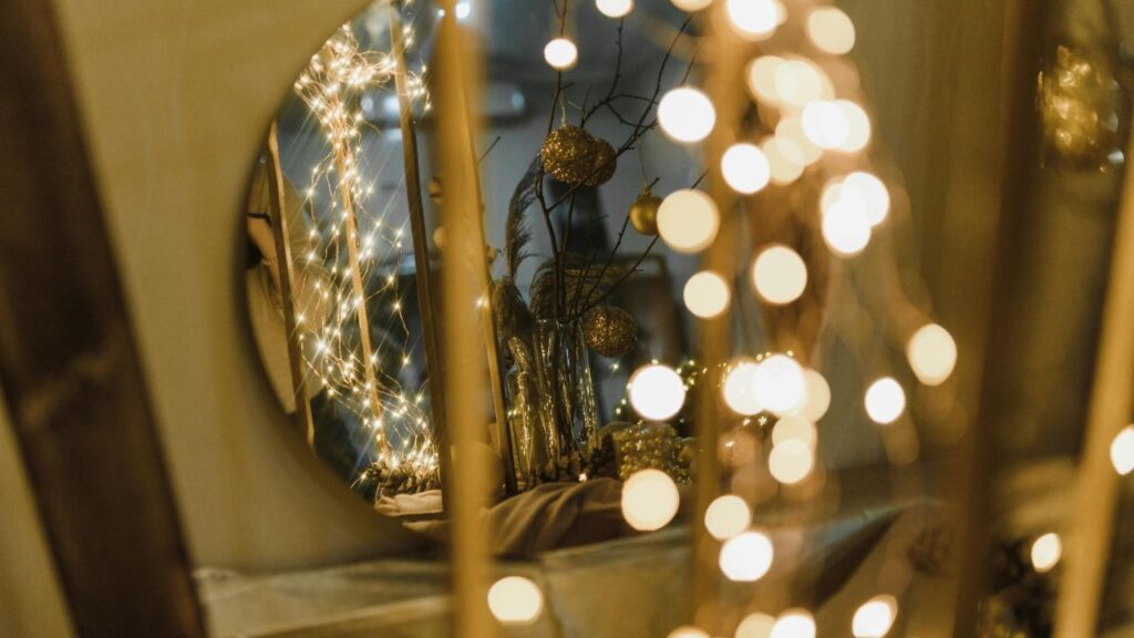 How to Use This Table to Find a Glass and Mirror Shop Near Me