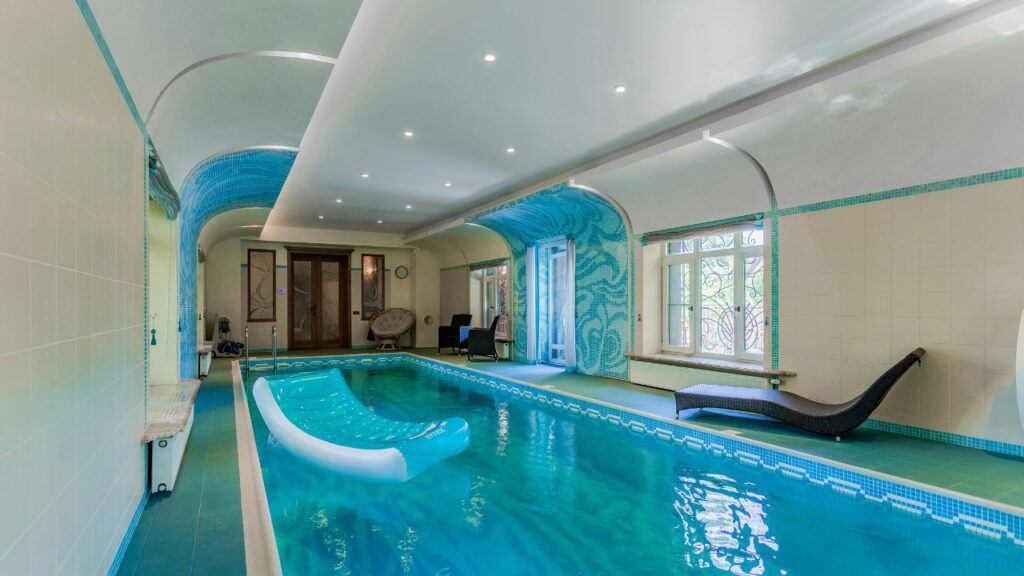 Top Pool House Interior Layout Ideas