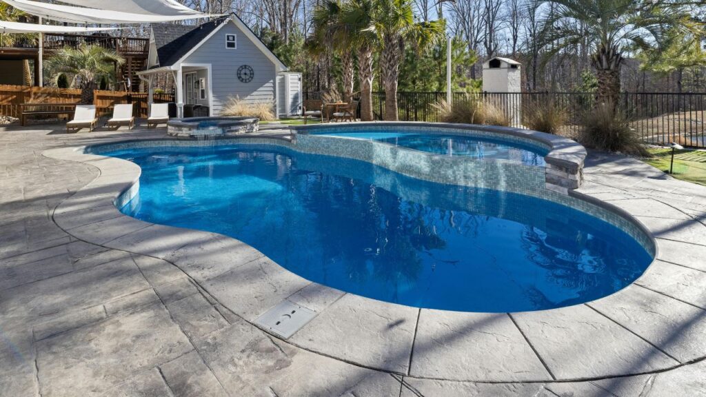 Styles and Shapes for the Pool Edge