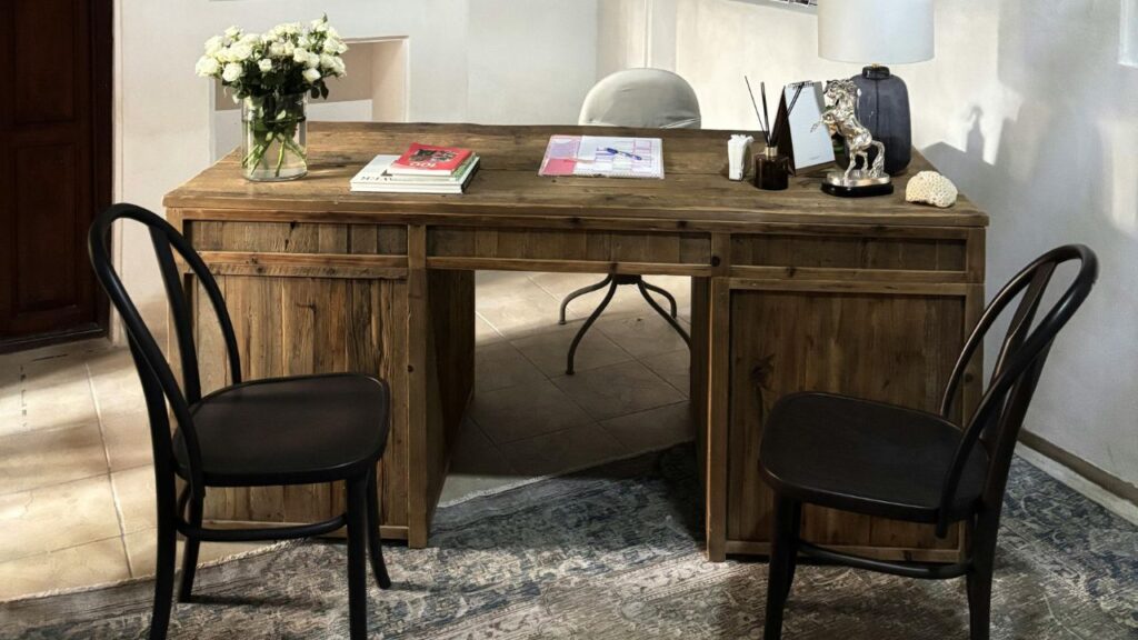 Why Choose a Pine Desk