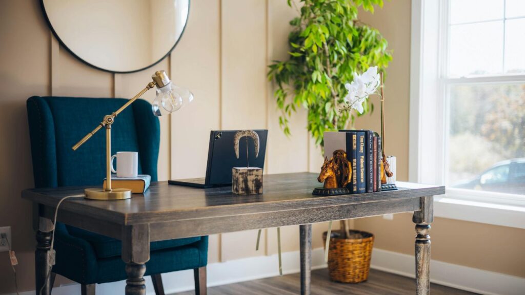 Choosing the Right Rustic Office Desk