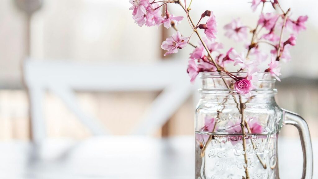 Mason Jar Floral Arrangements for Weddings