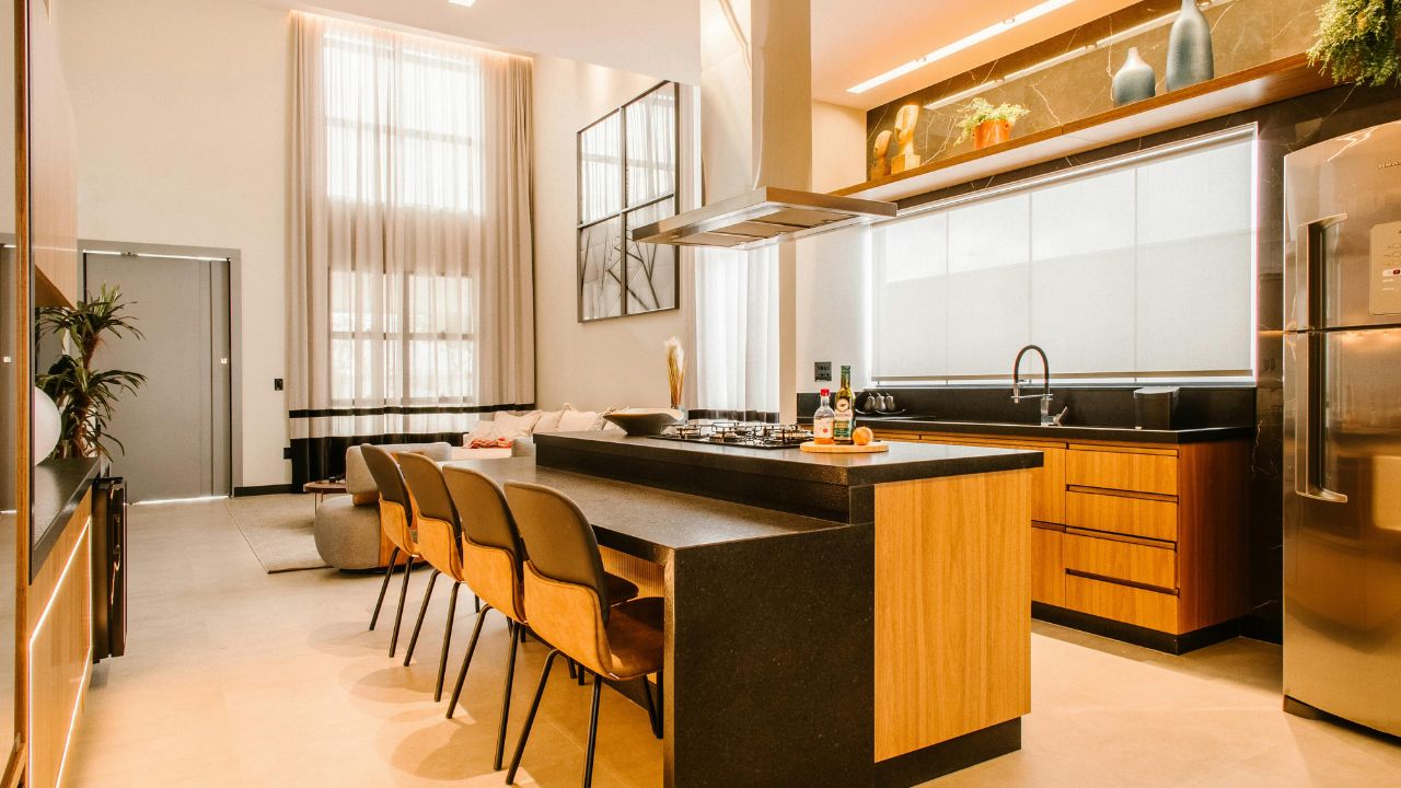 Rich-Colored Marble Kitchen Trends