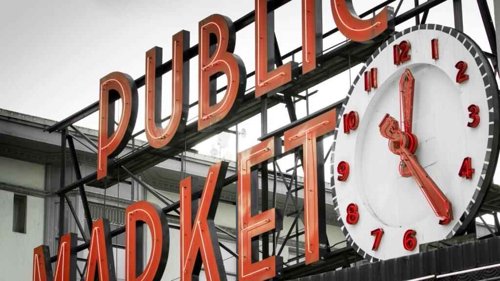 Retro-Inspired Glow for Vintage Lovers