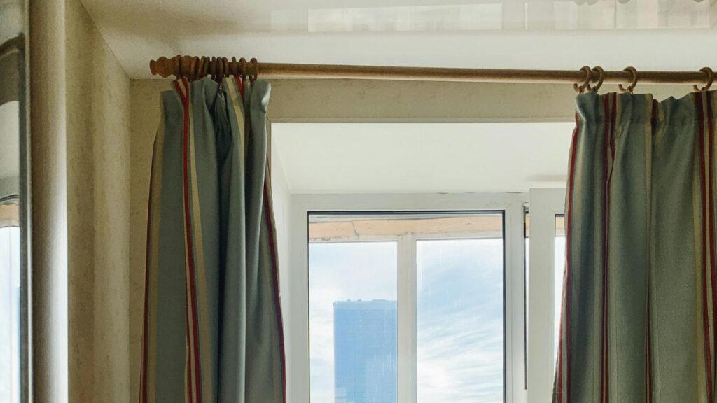 Where to Buy Quality Lucite Curtain Hardware