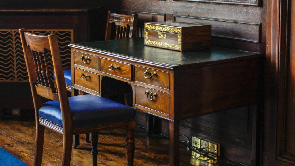 Live-Edge vs. Reclaimed Wood