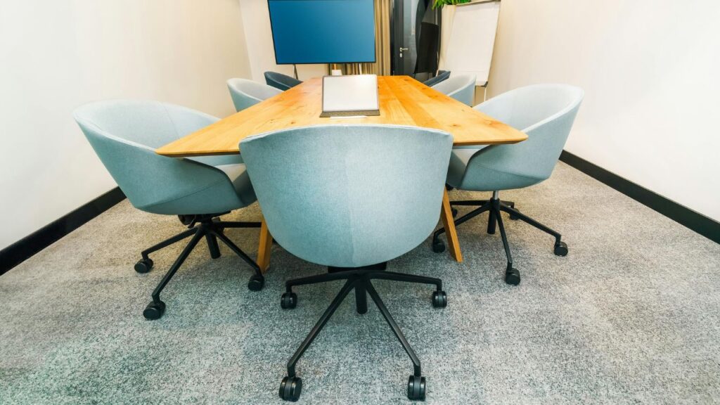 Top 5 Brands Offering Dining Chairs With Wheels