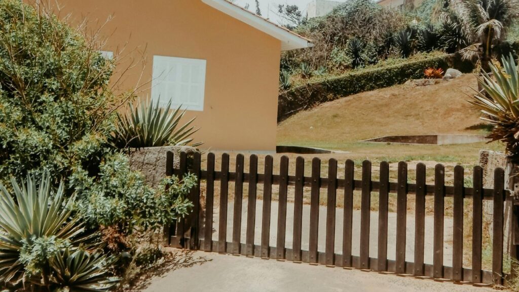 Top Ranch Style Fencing Brands (Comparison Table)